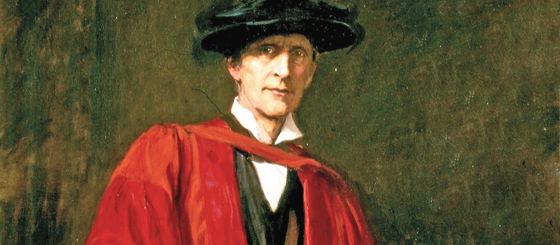 Brustbild Hubert von Herkomer in roter Oxfordrobe