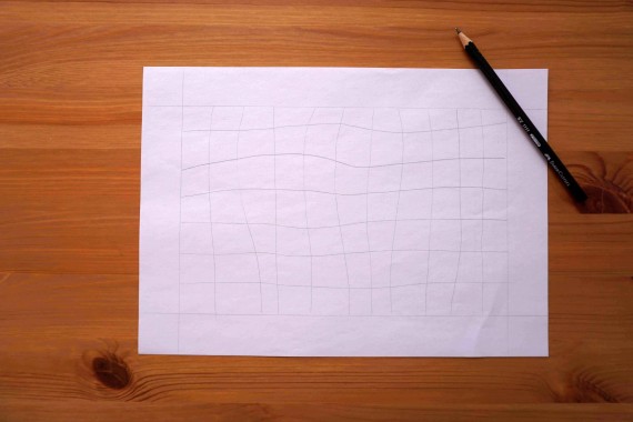 Mit Bleistift gezeichnetes unregelmäßiges Raster